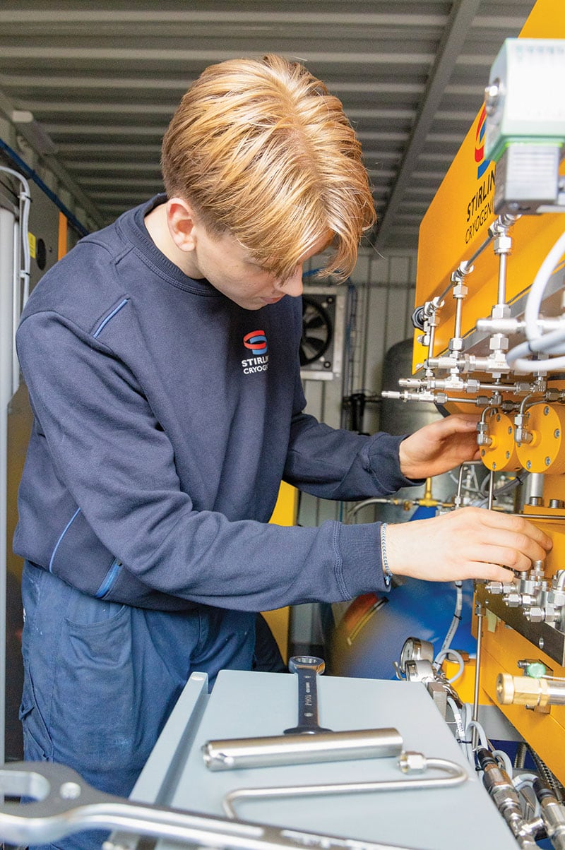 Stirling cryogenerator